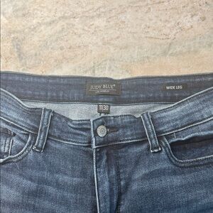 NWOT Judy Blue Women's Wide Leg Jeans frayed hem - Indigo